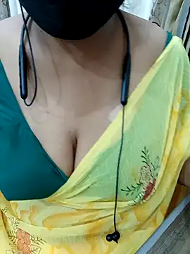 Snapshot of Yours_Radika chatting on 02.22.25 Yours Radika online show from 02.22.25