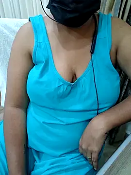 Snapshot of Yours_Radika chatting on 02.22.25 Yours Radika online show from 02.22.25