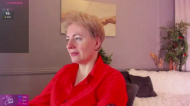 Nika Smit online show from 01.04.25