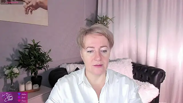 Nika Smit online show from 01.05.25