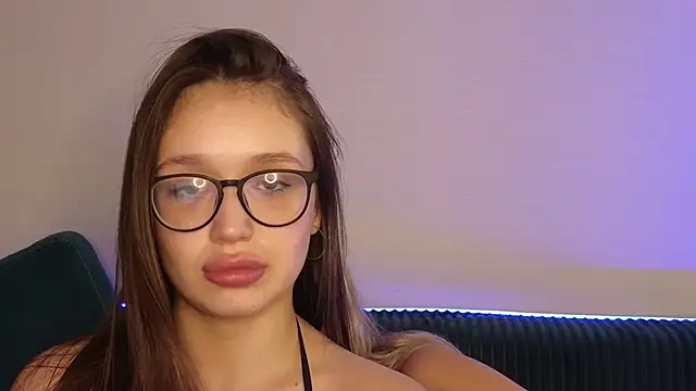 Snapshot of Megan_Kira chatting on 02.20.25 Megan Kira online show from 02.20.25