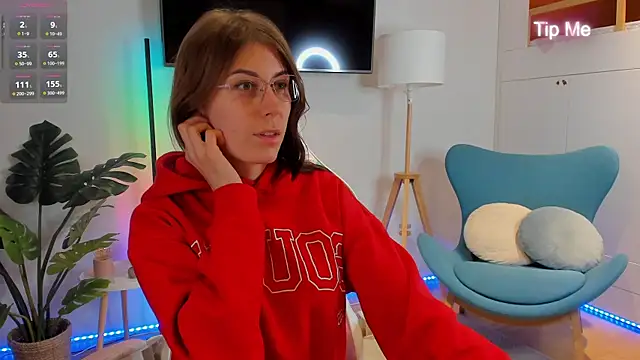 Snapshot of Hailey_Green chatting on 05.25.26 Hailey Green online show from 05.25.26