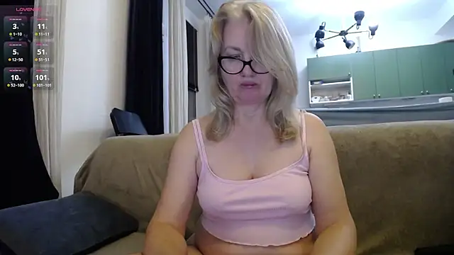 Blond Woman online show from 02.09.25