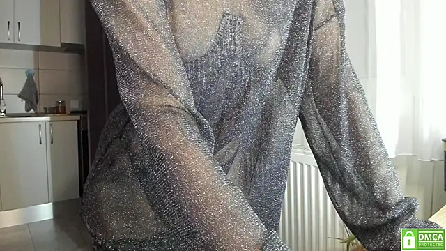 Snapshot of Anahi1993 chatting on 12.23.25 Anahi1993 online show from 12.23.25