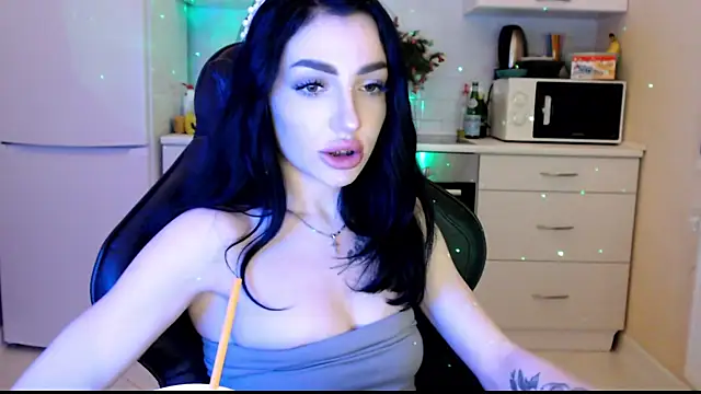 Snapshot of NancyLovee_ chatting on 01.02.25 NancyLovee  online show from 01.02.25