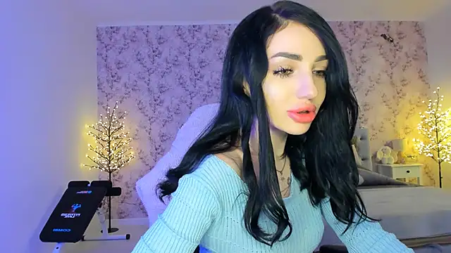 Snapshot of NancyLovee_ chatting on 12.21.25 NancyLovee online show from 12.21.25