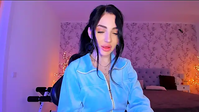 NancyLovee  online show from 05.10.26