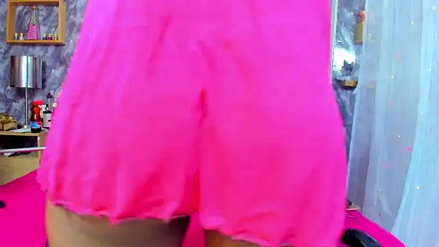 Snapshot of EMMAPARISS chatting on 02.02.25 EMMAPARISS online show from 02.02.25