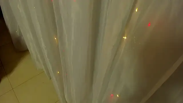 Snapshot of EMMAPARISS chatting on 03.12.25 EMMAPARISS online show from 03.12.25