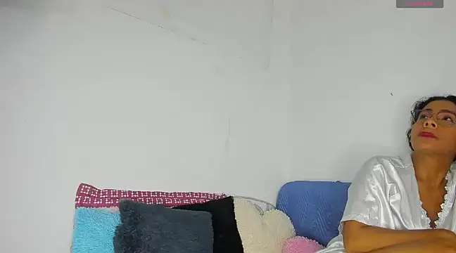 Snapshot of Nenita_Hot_ chatting on 03.18.25 Nenita Hot  online show from 03.18.25