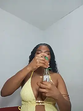 Snapshot of gianna_smith chatting on 06.06.26 gianna smith online show from 06.06.26