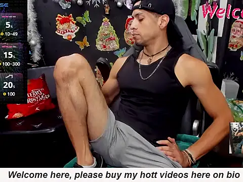 Snapshot of MikeRose94 chatting on 01.12.26 MikeRose94 online show from 01.12.26