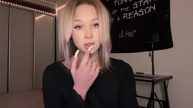 ur molly online show from 03.18.25