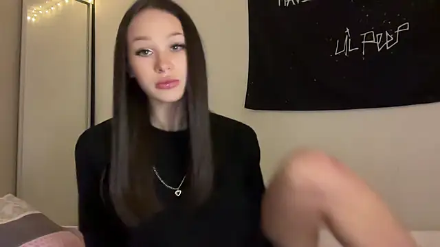 ur molly online show from 10.31.25