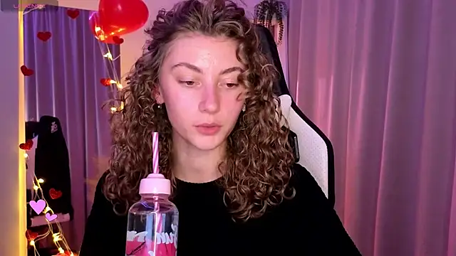 lady curls online show from 02.18.25