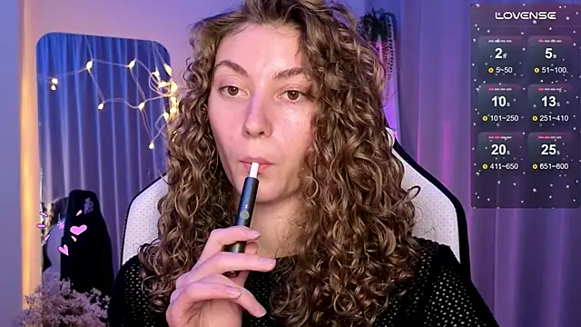 lady curls online show from 03.15.25