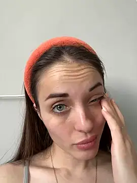 AmiLavs online show from 02.12.25