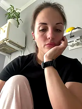 AmiLavs online show from 10.18.25