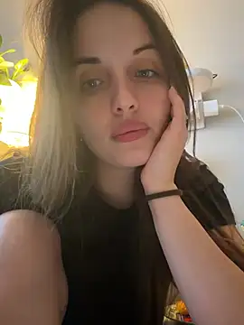 Snapshot of AmiLavs chatting on 03.21.26 AmiLavs online show from 03.21.26