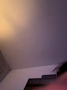 Snapshot of EmilyWi_ chatting on 11.03.25 EmilyWi  online show from 11.03.25