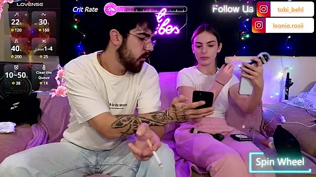 Snapshot of MrAndMrsSavage chatting on 12.01.24 MrAndMrsSavage online show from 12.01.24