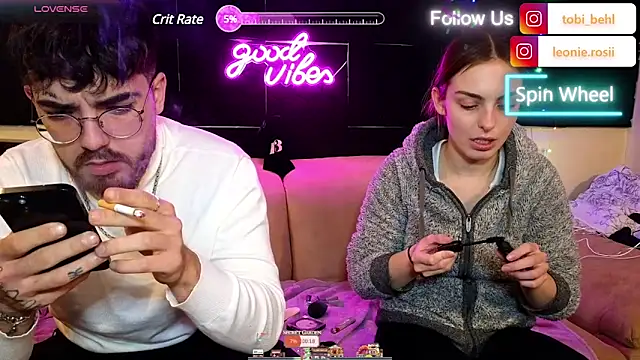 Snapshot of MrAndMrsSavage chatting on 12.13.24 MrAndMrsSavage online show from 12.13.24