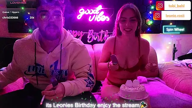 Snapshot of MrAndMrsSavage chatting on 12.16.24 MrAndMrsSavage online show from 12.16.24