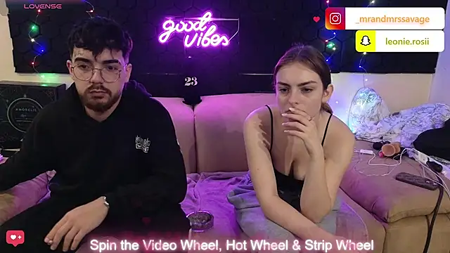 Snapshot of MrAndMrsSavage chatting on 12.23.24 MrAndMrsSavage online show from 12.23.24