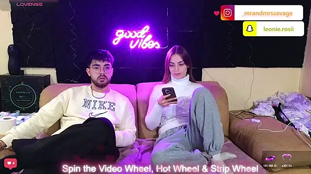 Snapshot of MrAndMrsSavage chatting on 12.29.24 MrAndMrsSavage online show from 12.29.24