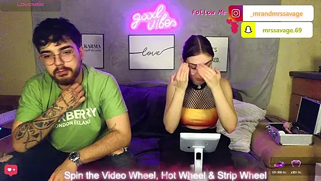 Snapshot of MrAndMrsSavage chatting on 01.11.25 MrAndMrsSavage online show from 01.11.25