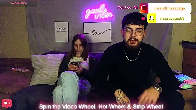 Snapshot of MrAndMrsSavage chatting on 01.15.25 MrAndMrsSavage online show from 01.15.25