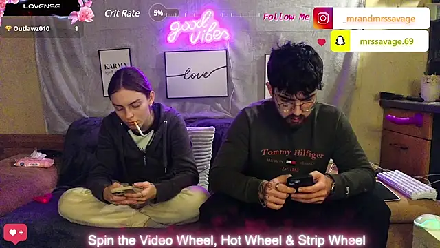 Snapshot of MrAndMrsSavage chatting on 01.19.25 MrAndMrsSavage online show from 01.19.25