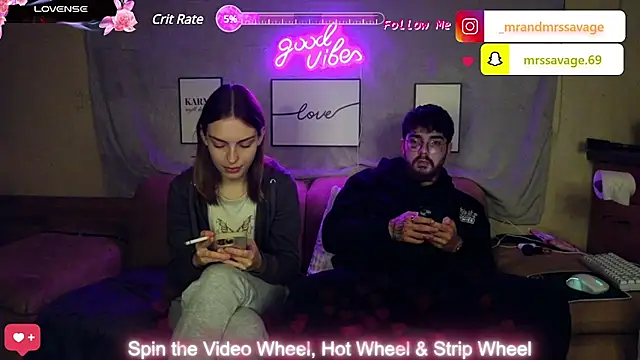 Snapshot of MrAndMrsSavage chatting on 01.26.25 MrAndMrsSavage online show from 01.26.25