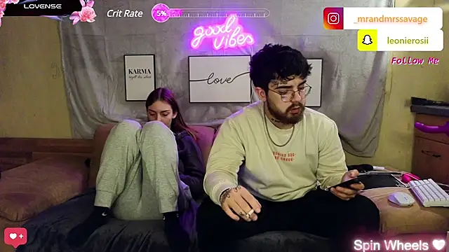 Snapshot of MrAndMrsSavage chatting on 01.27.25 MrAndMrsSavage online show from 01.27.25