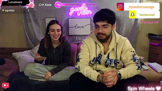 Snapshot of MrAndMrsSavage chatting on 01.29.25 MrAndMrsSavage online show from 01.29.25