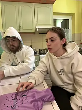 Snapshot of MrAndMrsSavage chatting on 02.19.25 MrAndMrsSavage online show from 02.19.25