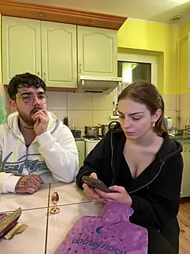 Snapshot of MrAndMrsSavage chatting on 02.20.25 MrAndMrsSavage online show from 02.20.25