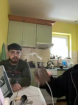 Snapshot of MrAndMrsSavage chatting on 02.25.25 MrAndMrsSavage online show from 02.25.25