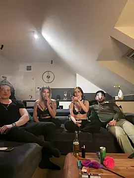 Snapshot of MrAndMrsSavage chatting on 03.13.25 MrAndMrsSavage online show from 03.13.25