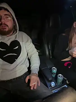 Snapshot of MrAndMrsSavage chatting on 12.18.25 MrAndMrsSavage online show from 12.18.25