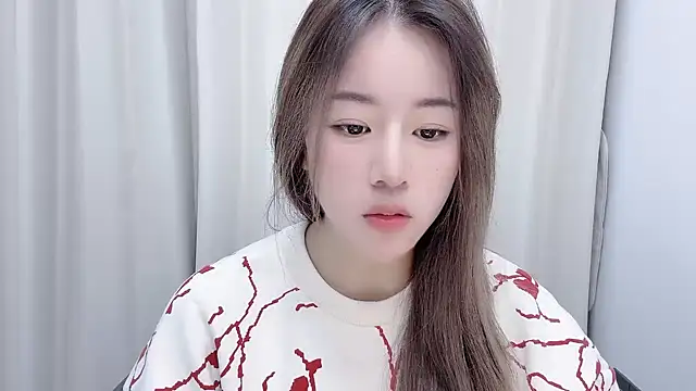 chloe-01 online show from 12.16.24