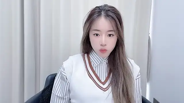 chloe-01 online show from 12.20.24