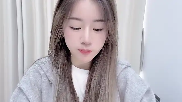 chloe-01 online show from 01.11.25