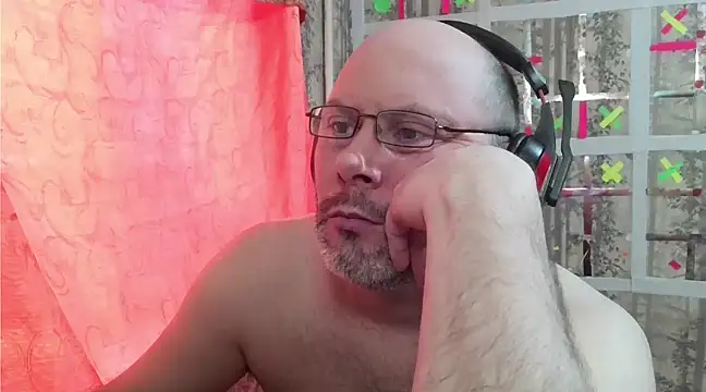 Snapshot of AgnichBan chatting on 02.22.25 AgnichBan online show from 02.22.25