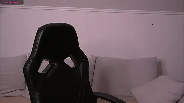 Snapshot of vance_rulez chatting on 12.14.25 vance rulez online show from 12.14.25