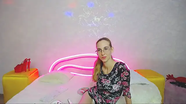 Snapshot of KlaryBrait chatting on 12.15.24 KlaryBrait online show from 12.15.24
