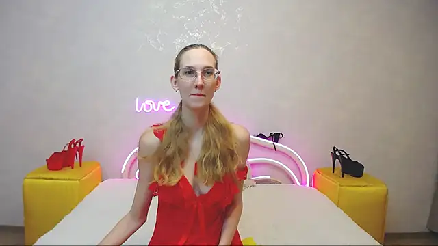 Snapshot of KlaryBrait chatting on 03.01.25 KlaryBrait online show from 03.01.25