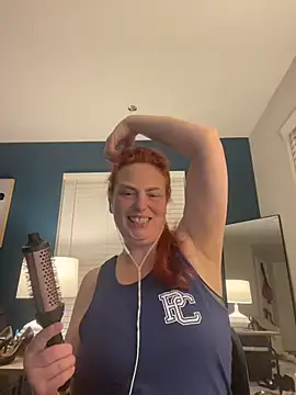 Snapshot of sluttywidowedex chatting on 10.27.25 sluttywidowedex online show from 10.27.25