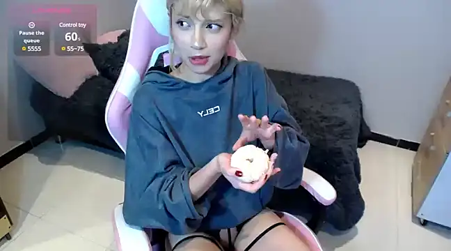 HiScarlett online show from 01.26.25