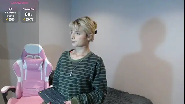 HiScarlett online show from 01.28.25